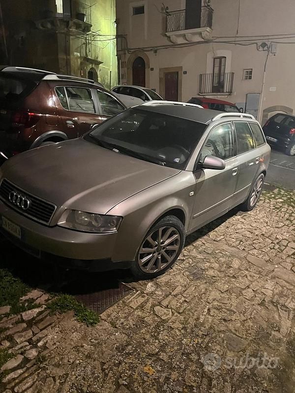 Usata Audi A4 130 CV (95 kW) 2003 Grigio Station wagon