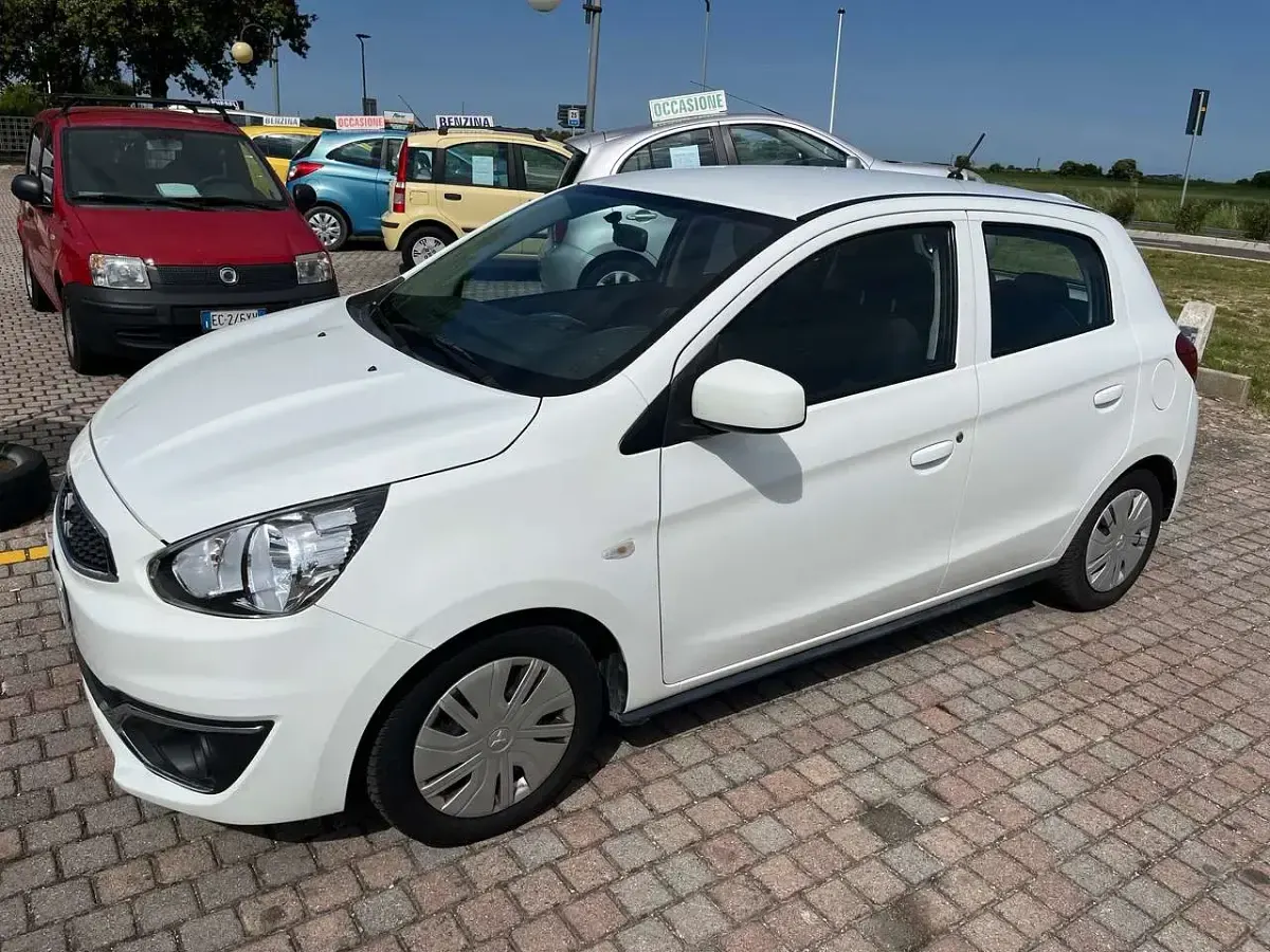 Usata Mitsubishi Space Star Invite 71 CV (52 kW) 2017 Bianco Utilitaria