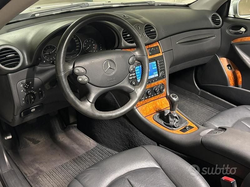 Usata Mercedes CLK200 163 CV (119 kW) 2006 Grigio Cabrio