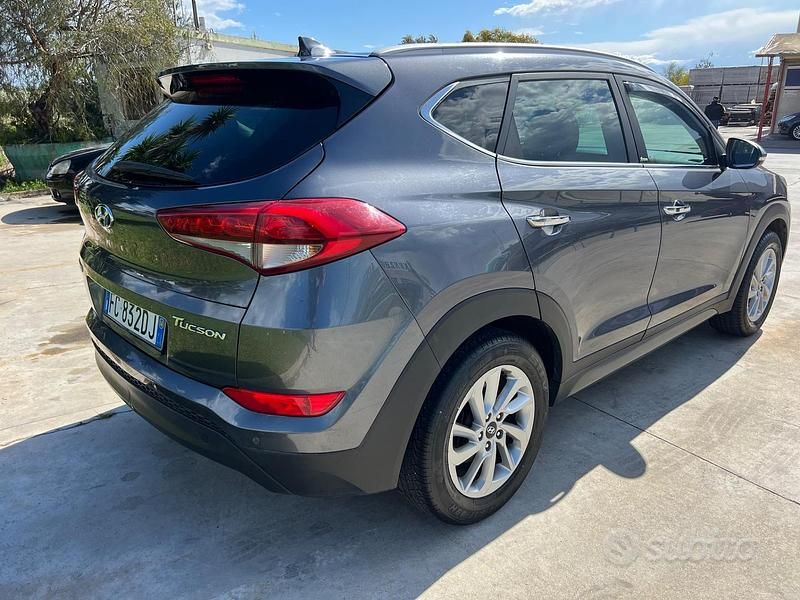 Usata Hyundai Tucson Xpossible 116 CV (85 kW) 2016 Grigio SUV