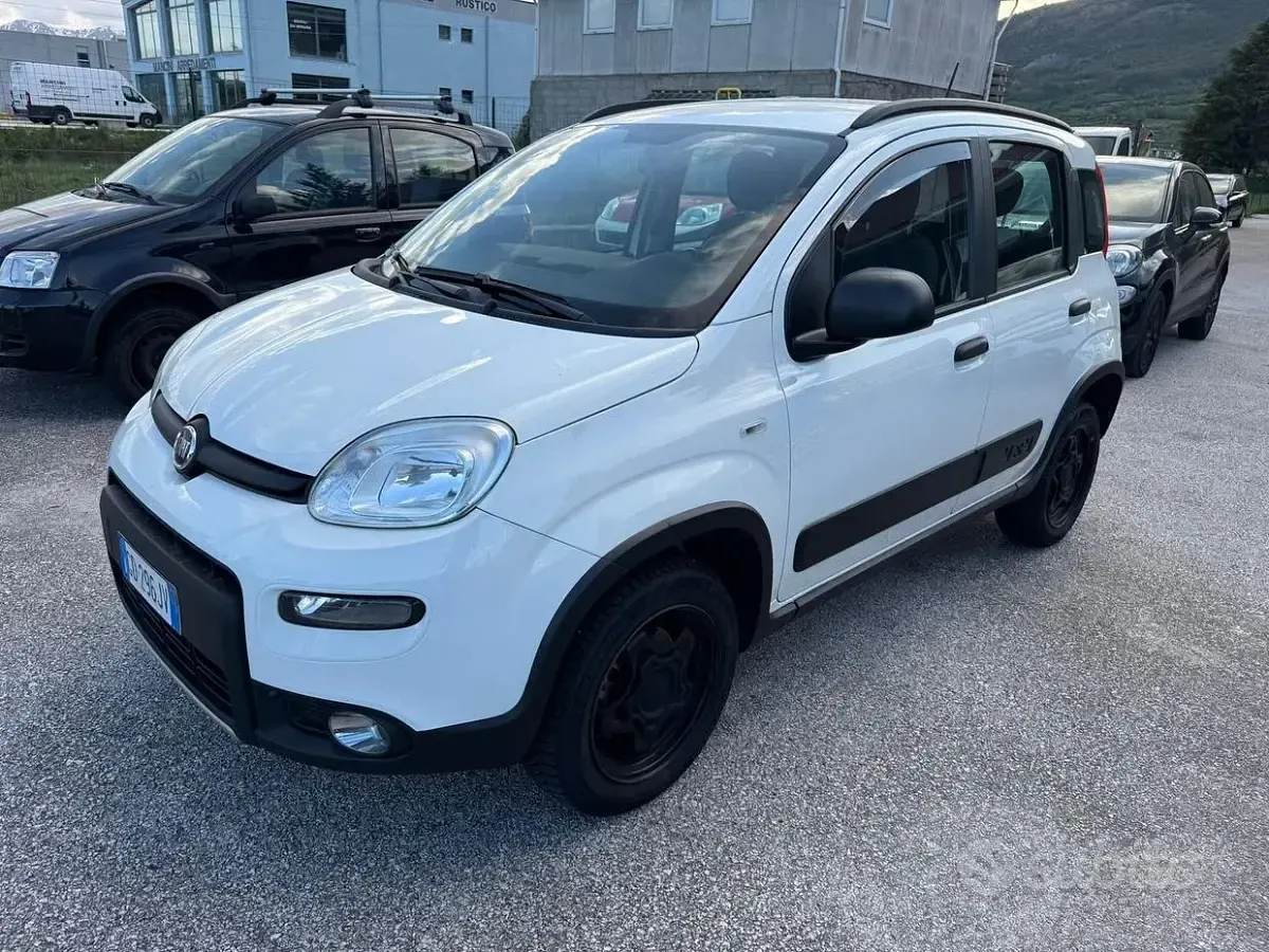 Usata Fiat Panda 4x4 85 CV (62 kW) 2020 Bianco Utilitaria