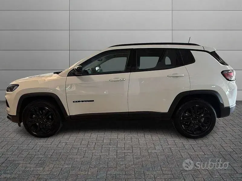 Usata Jeep Compass Night Eagle 131 CV (96 kW) 2022 Bianco SUV