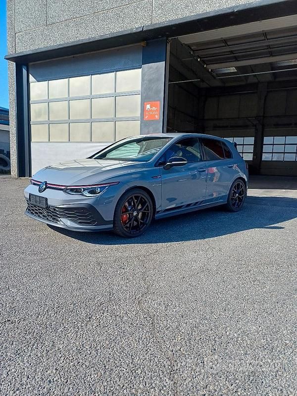 Usata VW Golf VIII GTI Clubsport 300 CV (220 kW) 2023 Grigio Berlina