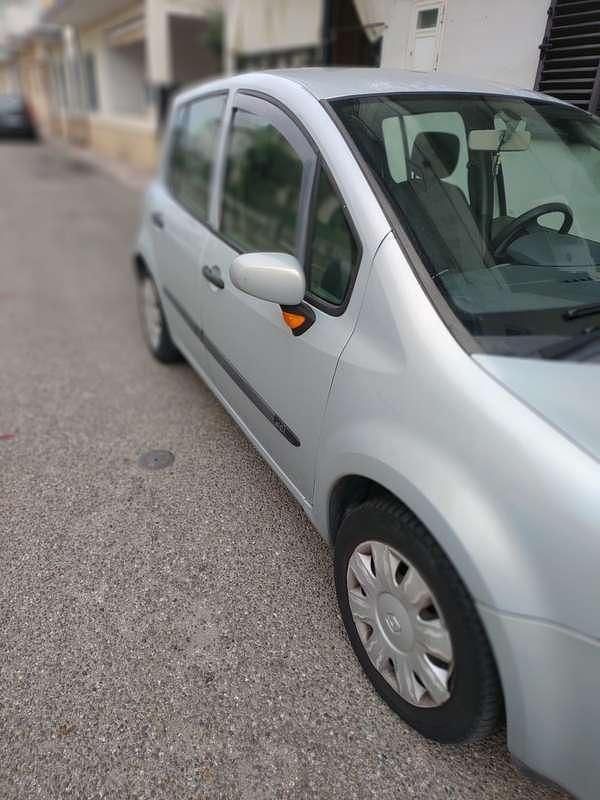 Usata 2006 Renault Modus Monovolume | 2200 € (Buon prezzo) - Immagine 1/4