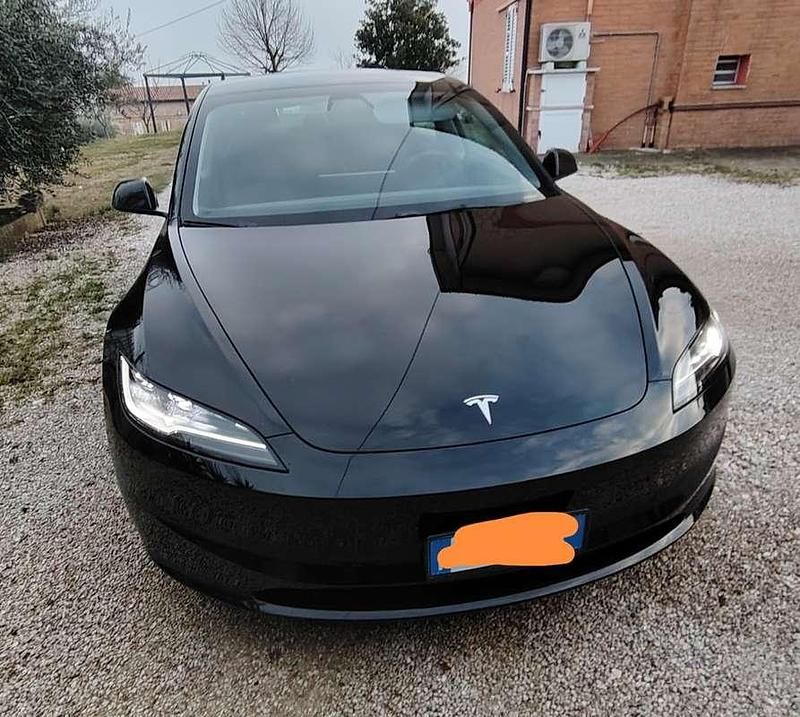 Usata Tesla Model 3 RWD 88 kW (120 CV) 2024 Nero Berlina