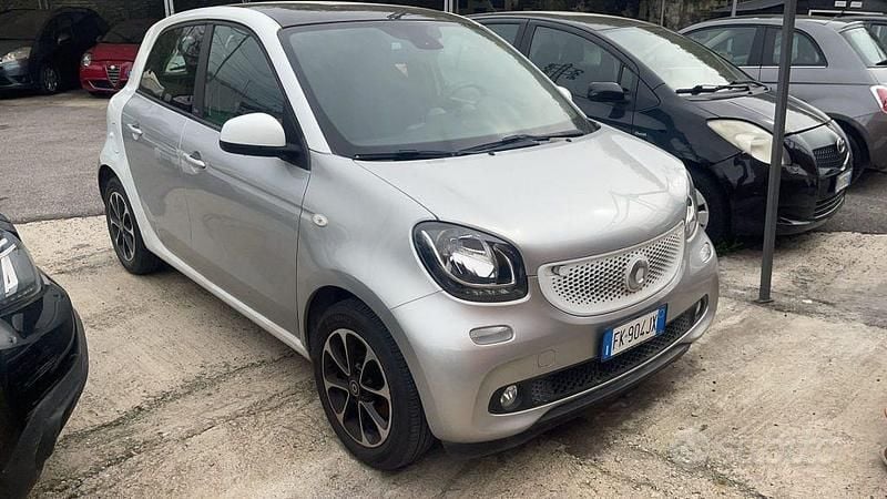 Usata Smart ForFour Passion 71 CV (52 kW) 2017 Bianco Utilitaria
