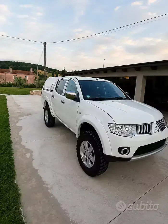 Usata Mitsubishi L200 Top 136 CV (100 kW) 2013 Bianco Pick-up