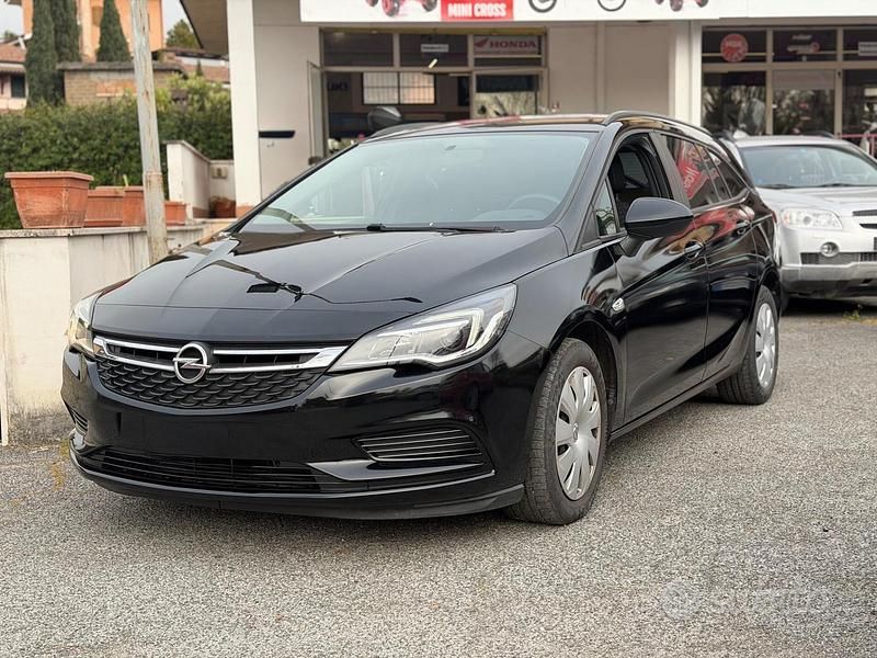 Usata Opel Astra 110 CV (80 kW) 2019 Nero Berlina