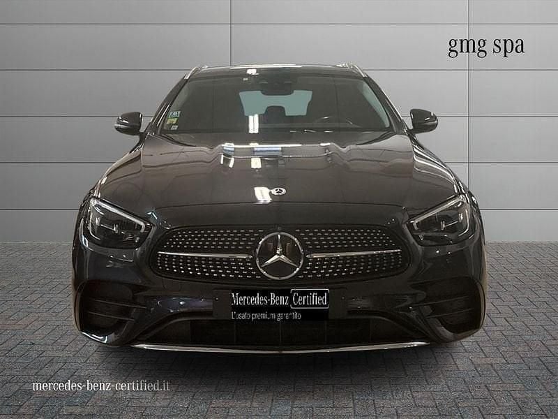 Usata Mercedes E220 Premium Plus 200 CV (147 kW) 2022 Grigio Station wagon