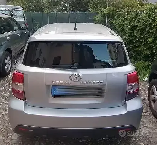Usata Toyota Urban Cruiser 90 CV (66 kW) 2012 Grigio Utilitaria