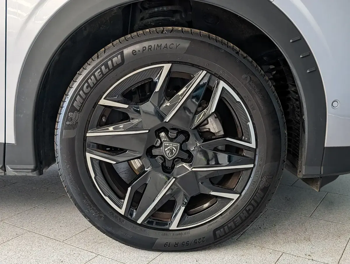 Usata Peugeot 3008 Allure 145 CV (106 kW) 2025 Argento SUV