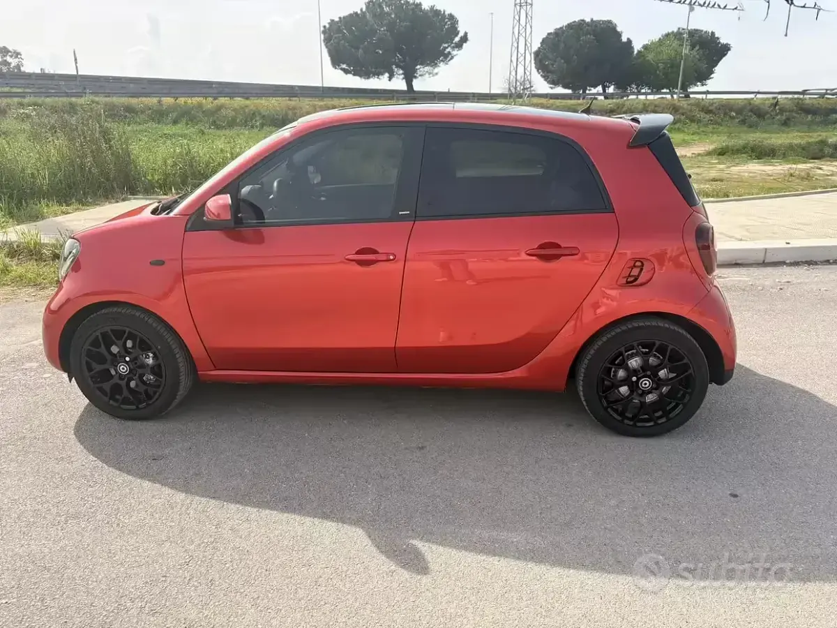 Usata Smart ForFour Passion 90 CV (66 kW) 2018 Rosso Utilitaria