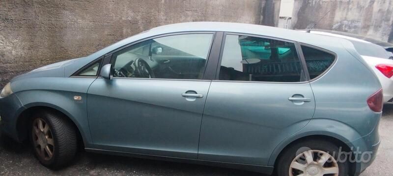 Grigio Usata 2005 Seat Altea Stylance Monovolume | 3800 € (Buon prezzo) - Immagine 1/3