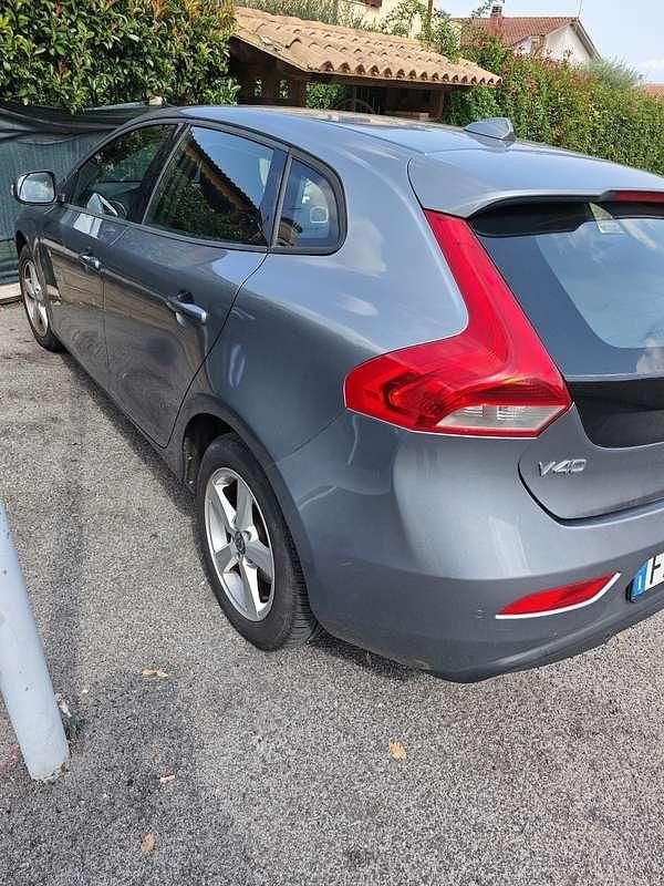 Usata Volvo V40 R-Design 120 CV (88 kW) 2015 Grigio Berlina