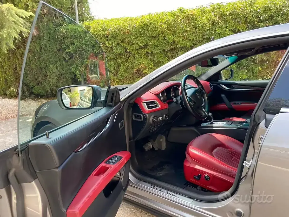 Usata Maserati Ghibli GranLusso 275 CV (202 kW) 2015 Grigio Berlina