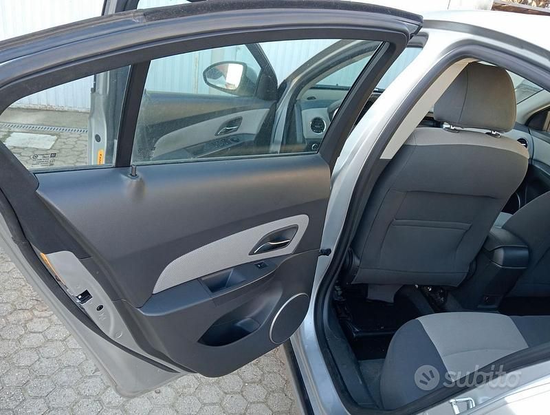 Usata Chevrolet Cruze LS 159 CV (116 kW) 2010 Grigio Berlina