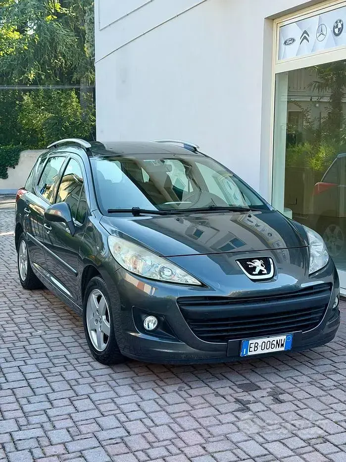 Usata Peugeot 207 Sport 73 CV (53 kW) 2010 Grigio Station wagon