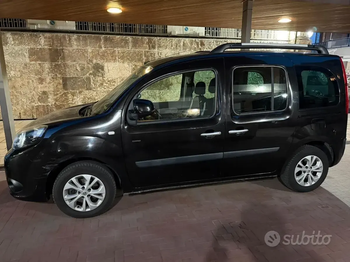 Usata Renault Kangoo 90 CV (66 kW) 2015 Marrone Monovolume