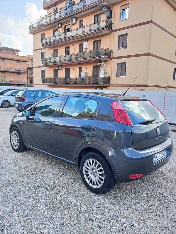 Usata Fiat Punto 95 CV (69 kW) 2017 Grigio Utilitaria