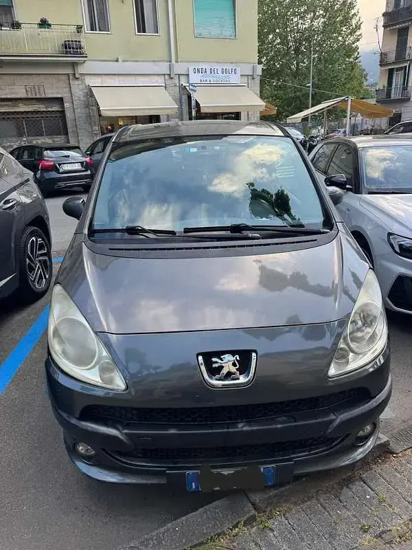 Usata Peugeot 1007 68 CV (50 kW) 2007 Monovolume