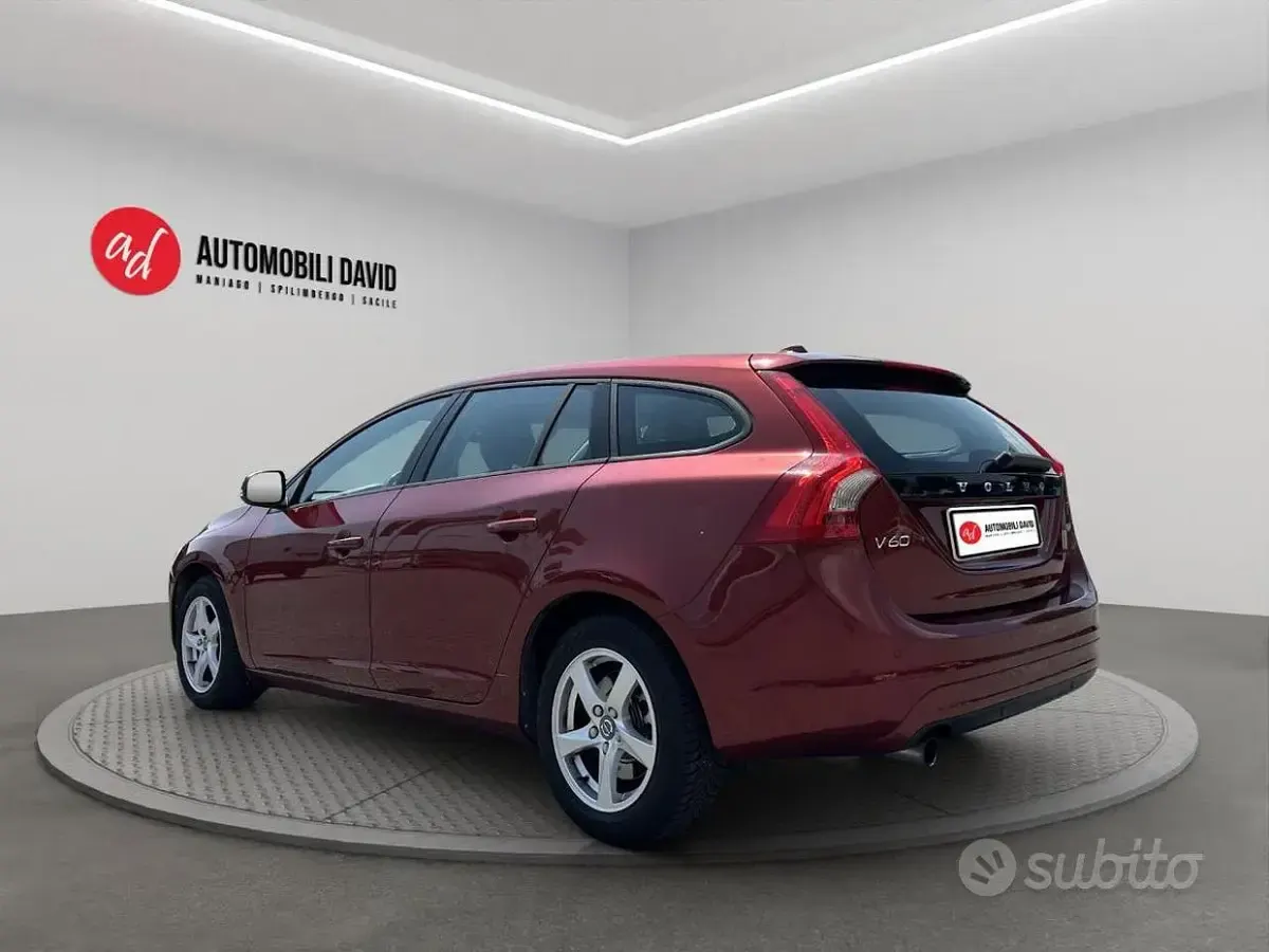 Usata Volvo V60 Kinetic 116 CV (85 kW) 2015 Rosso Station wagon