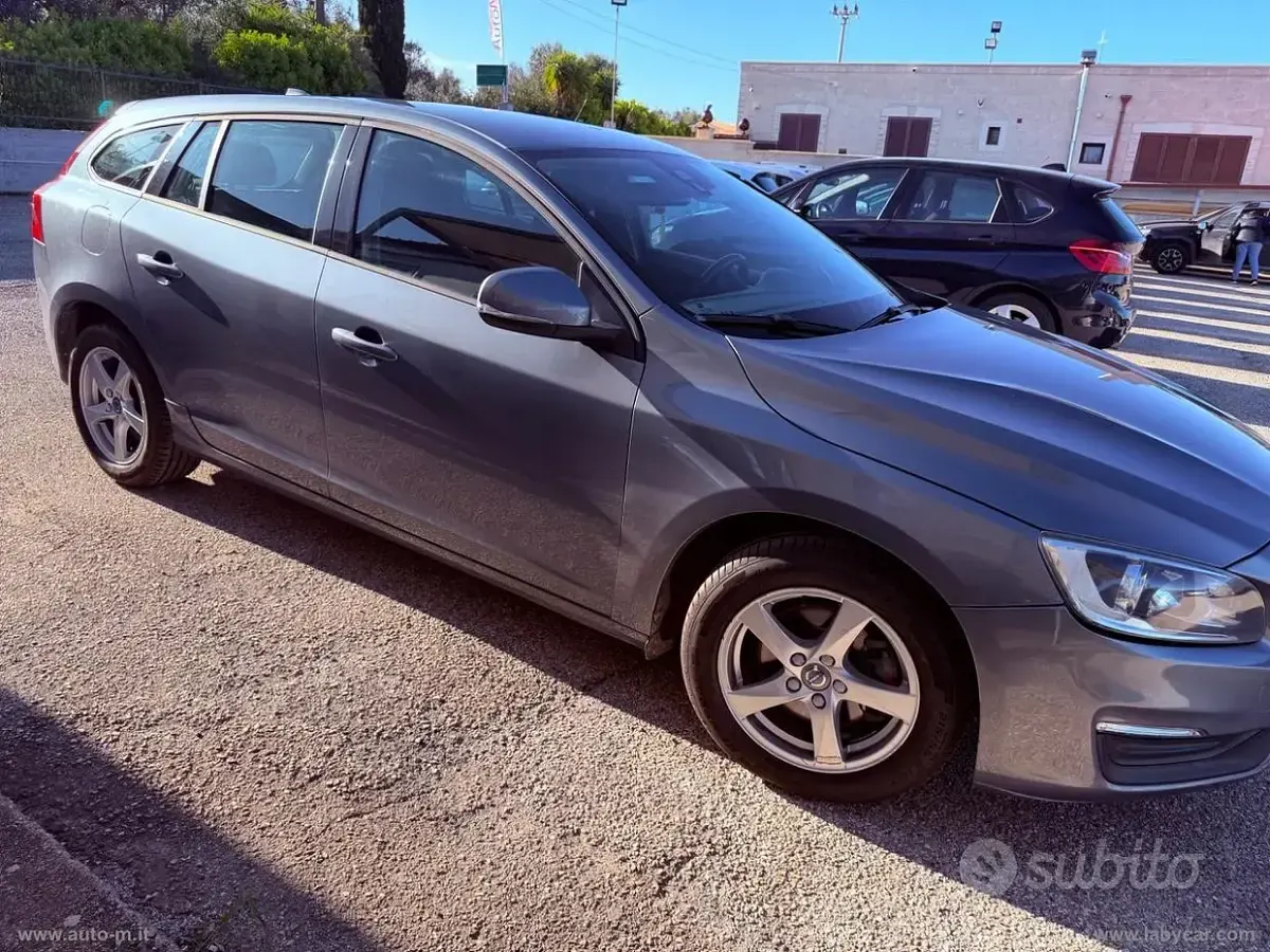 Usata Volvo V60 Business Edition 120 CV (88 kW) 2017 Station wagon