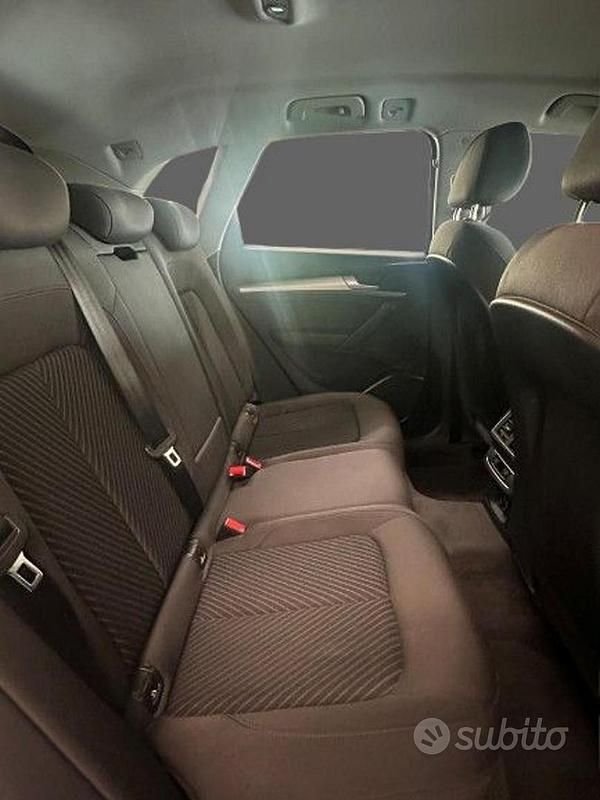 Begagnad Audi Q5 Business 190 HK (139 kW) 2018 Grå SUV