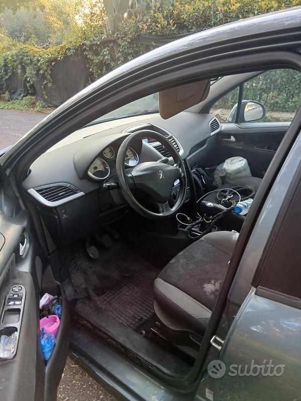 Usata Peugeot 207 88 CV (64 kW) 2007 Grigio Utilitaria