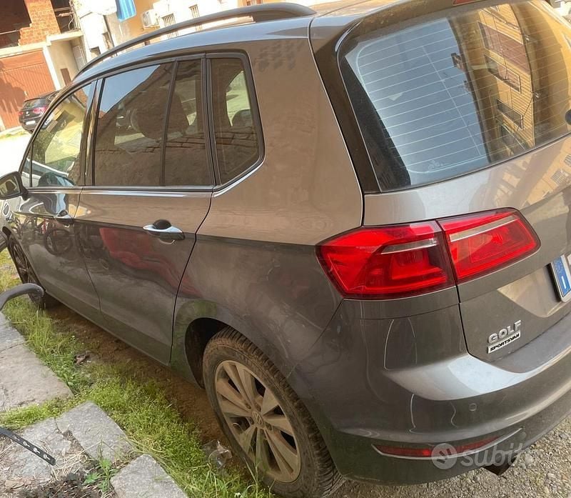 Usata VW Golf Sportsvan 110 CV (80 kW) 2016 Grigio Monovolume
