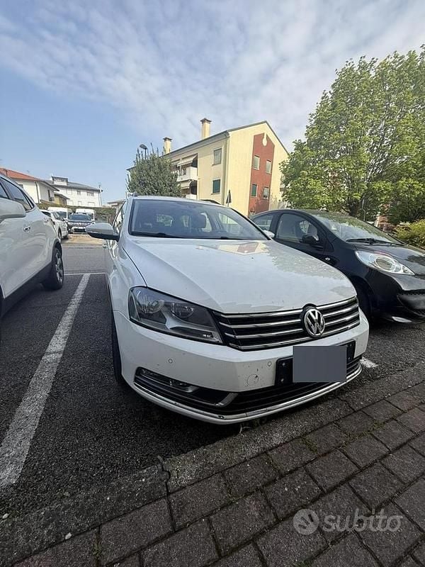 Usata VW Passat 150 CV (110 kW) 2013 Bianco Station wagon