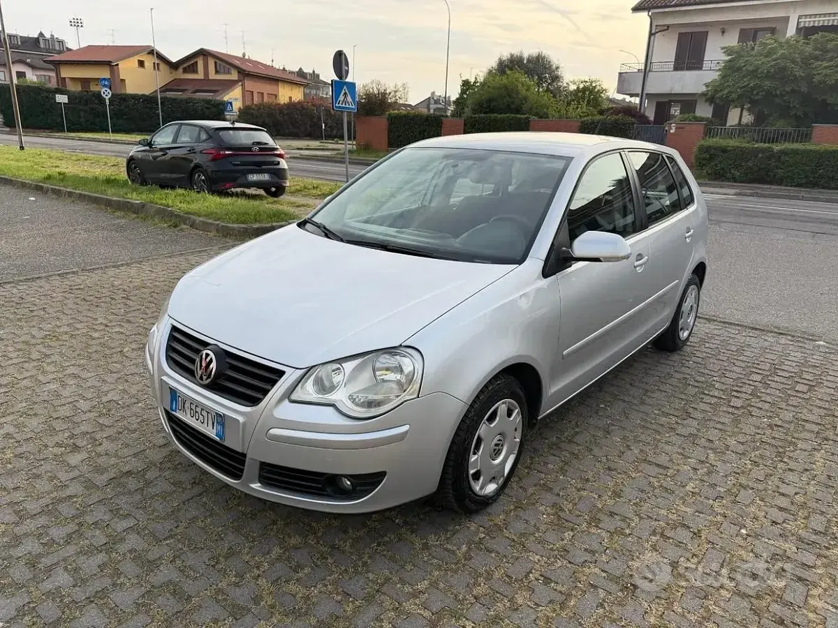 Usata VW Polo 69 CV (50 kW) 2007 Grigio Utilitaria