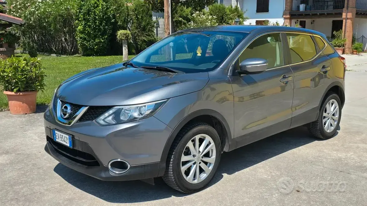 Usata Nissan Qashqai Tekna 110 CV (80 kW) 2014 Grigio SUV