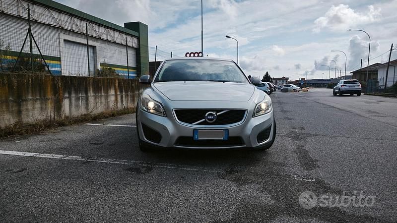 Usata Volvo C30 109 CV (80 kW) 2012 Grigio Utilitaria