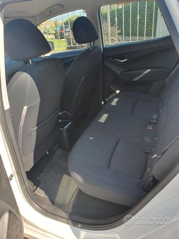 Usata Hyundai ix20 Comfort 91 CV (66 kW) 2013 Bianco Utilitaria