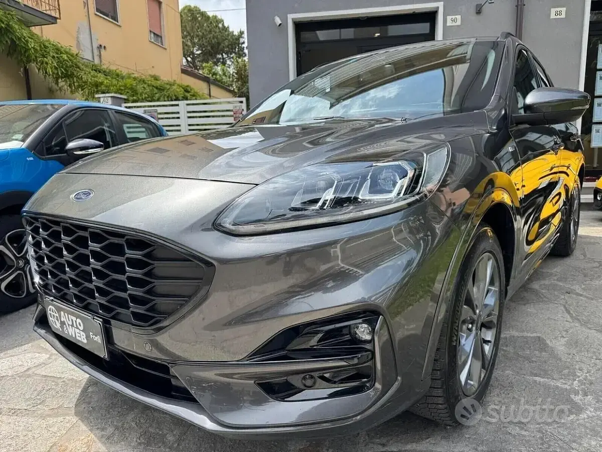 Usata Ford Kuga ST-Line X 120 CV (88 kW) 2021 Grigio SUV