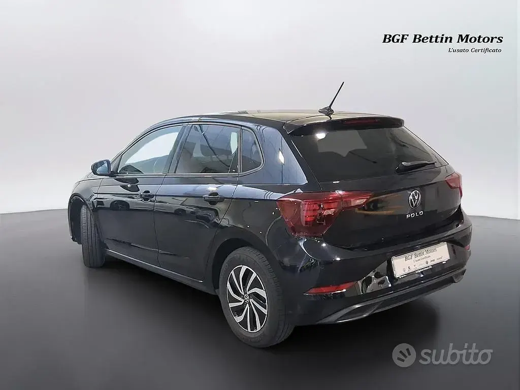 Usata VW Polo Life 95 CV (69 kW) 2023 Nero Utilitaria