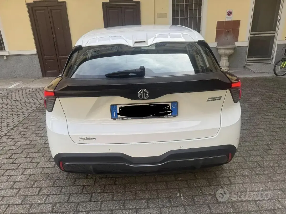 Usata MG MG4 EV 53 kW (73 CV) 2023 Bianco Utilitaria