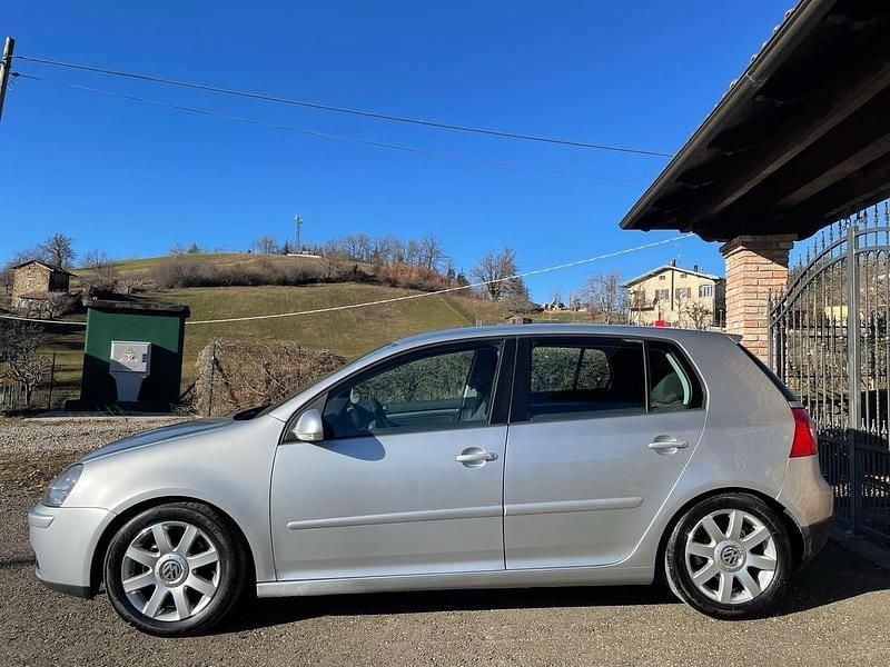 Usata VW Golf IV 140 CV (102 kW) 2004 Grigio Berlina