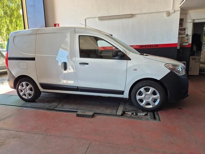 Usata Dacia Dokker 108 CV (79 kW) 2019 Bianco Monovolume