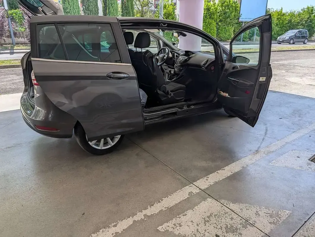 Usata Ford B-MAX Titanium 95 CV (69 kW) 2017 Grigio Monovolume