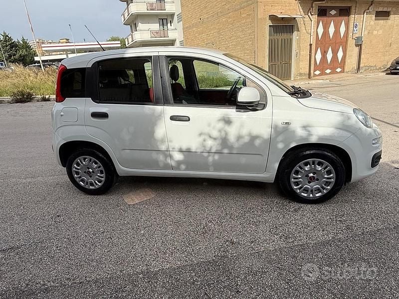 Usata Fiat Panda Easy 69 CV (50 kW) 2019 Bianco Berlina