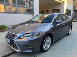 Lexus CT200h