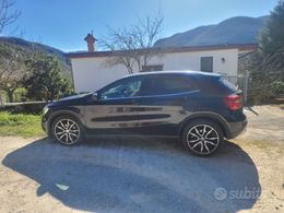 Mercedes GLA220