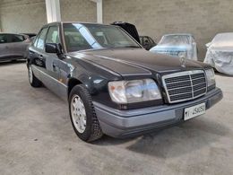 Mercedes E200