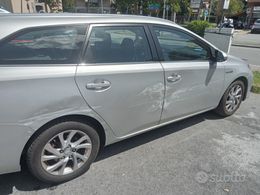 Toyota Auris Hybrid