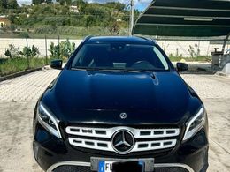 Mercedes GLA220