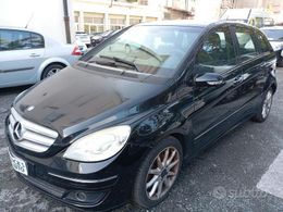 Mercedes B200