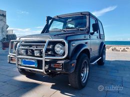 Suzuki Samurai