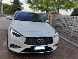 Infiniti Q30