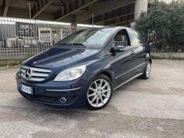 Mercedes B200